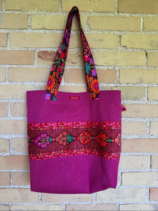 Handbags - New Handcrafted Magenta Floral Tote Bag